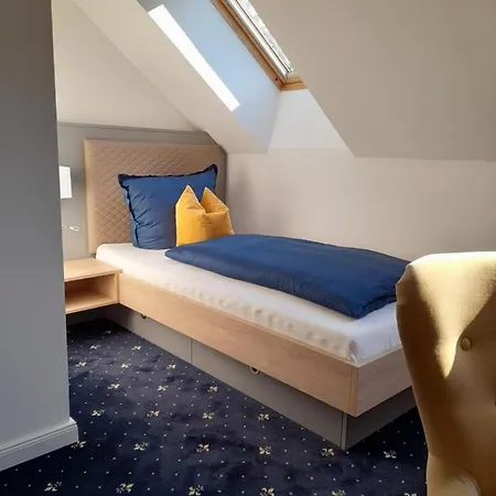 Gaestehaus Weinberge Hotel *