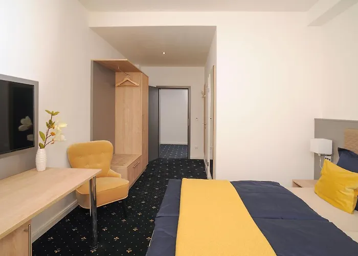 Gaestehaus Weinberge Hotel *