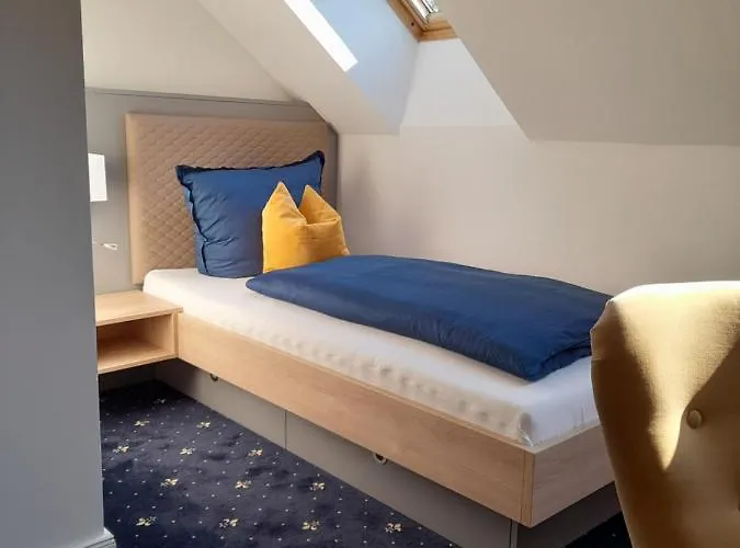 Gaestehaus Weinberge Hotel *